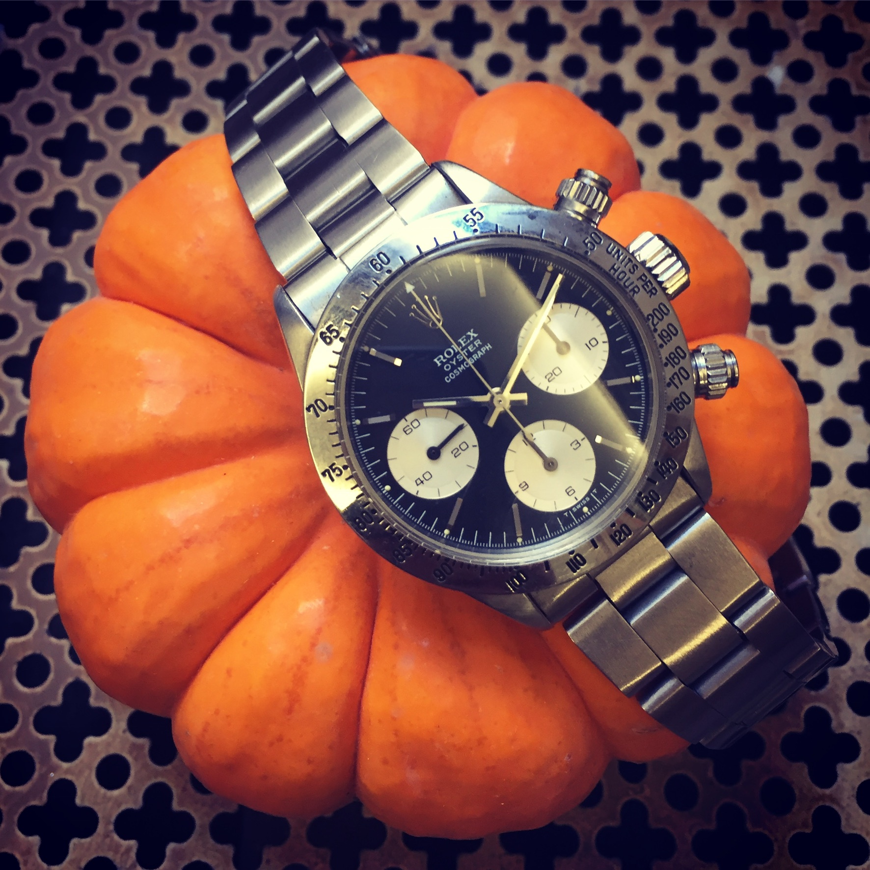 ROLEX - réf : 6265 - « Oyster Cosmograph » - Chronographe en acier. Mouvement mécanique à remontage manuel calibre 727. Diamètre : 37 mm. Vers 1970.
