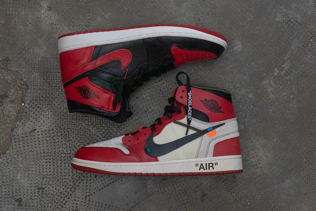 Air Jordan 1 Off-White Chicago White / Black-Varsity Red SKU : AA3834-001 Collection « The Ten » Année 2017 et Air Jordan 1 Banned B-Grade Black / Varsity Red-White SKU : 432001-001 Année 2011© archives de l'expert - photo Roocootwo, Tuan Tran